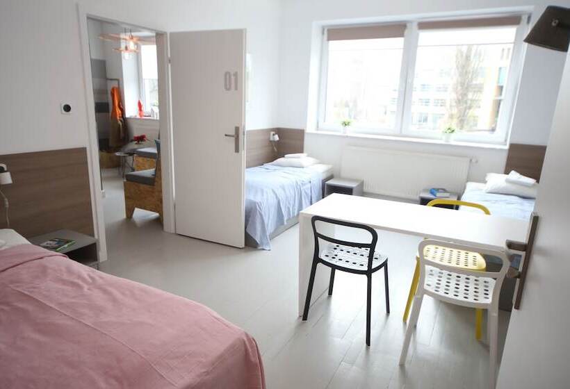 标准三人间, Sport Hostel Chodakowska Warszawa