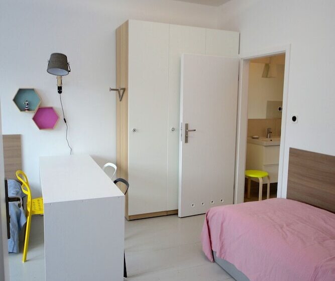 标准三人间, Sport Hostel Chodakowska Warszawa