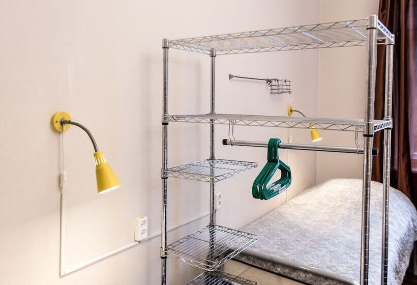 Economy Quadruple Room, All Seasons Hostel
