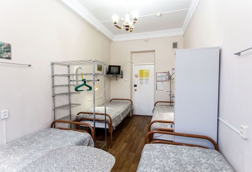 Economy Quadruple Room, All Seasons   Hostel