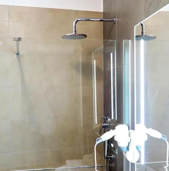 Standard Neljän Hengen Huone, B&b Carrabs