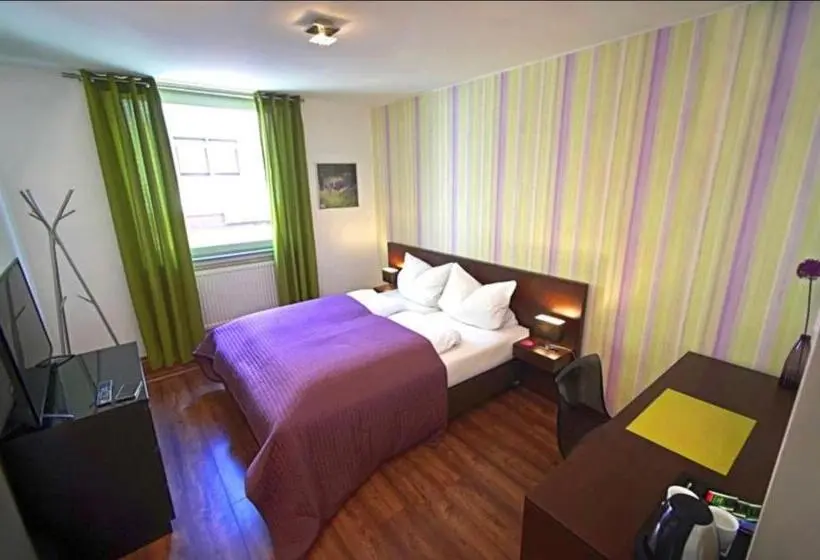 スタンダードトリプルルーム, Hirsch Hotel Hanau