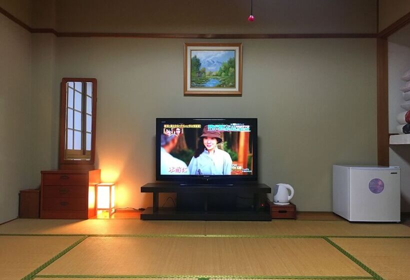 三人经典房间, Biwako Hira