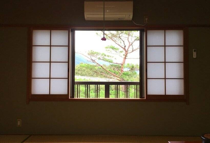 三人经典房间, Biwako Hira