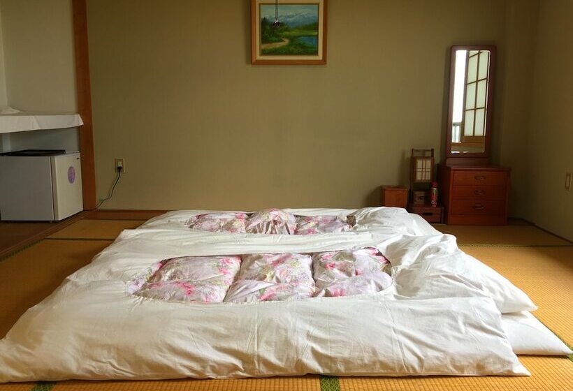 三人经典房间, Biwako Hira