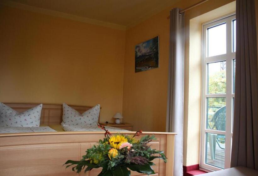 Номер Комфорт, Digitales Event & Hochzeitshotel Zum Grünen Baum