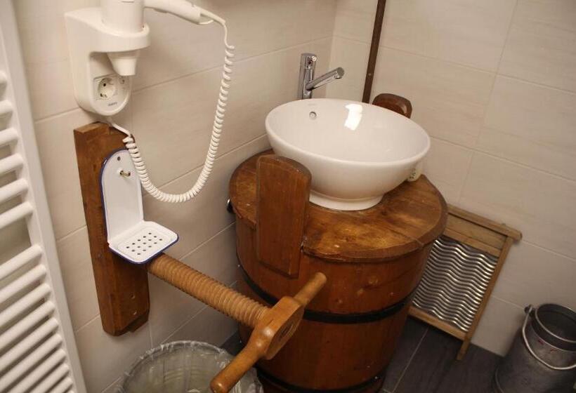 Номер Стандарт, Digitales Event & Hochzeitshotel Zum Grünen Baum