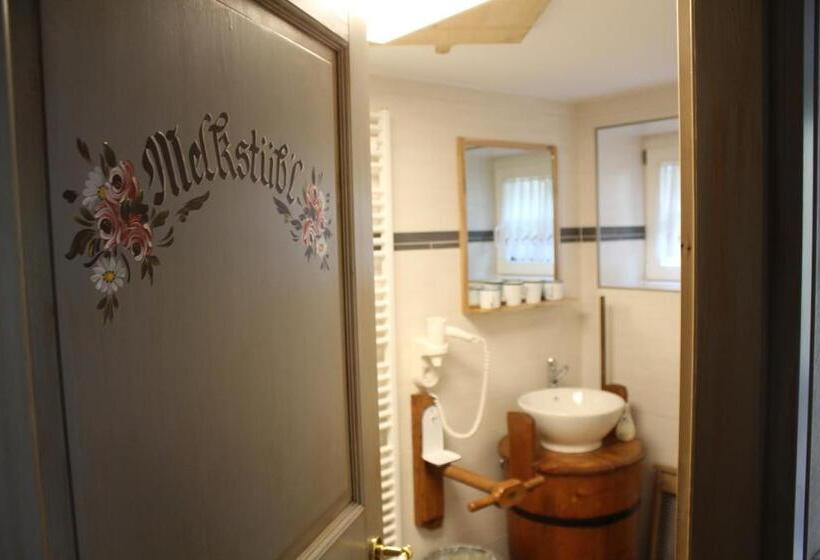 Номер Стандарт, Digitales Event & Hochzeitshotel Zum Grünen Baum