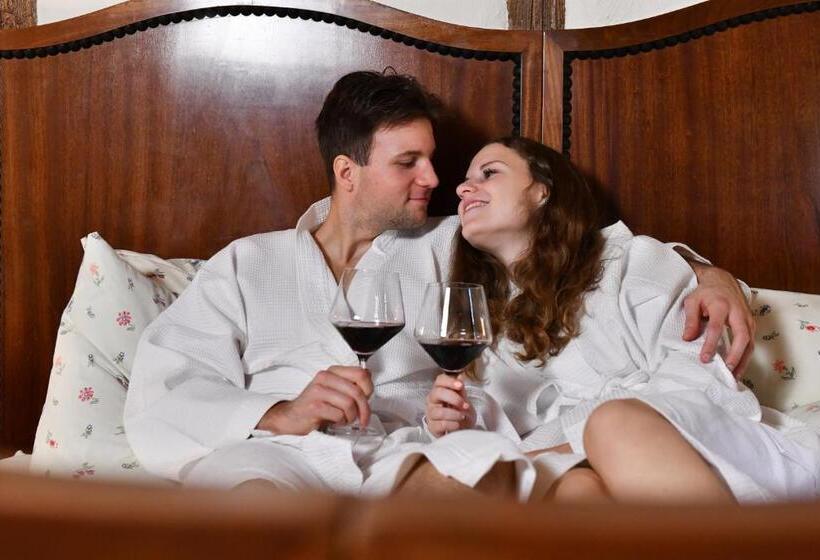 Полулюкс, Digitales Event & Hochzeitshotel Zum Grünen Baum