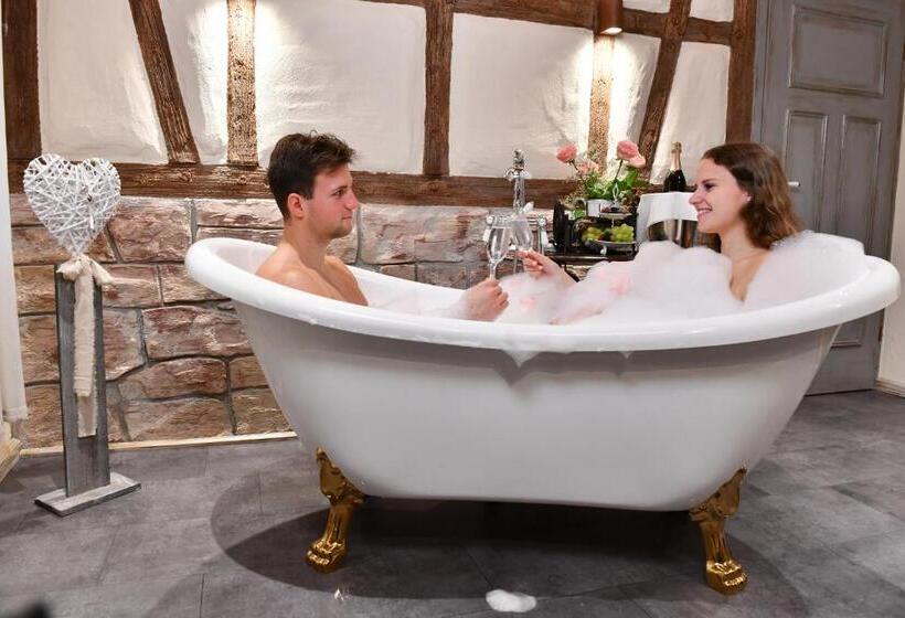 Полулюкс, Digitales Event & Hochzeitshotel Zum Grünen Baum