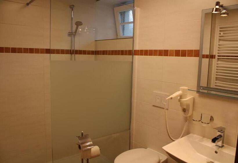 Номер Комфорт, Digitales Event & Hochzeitshotel Zum Grünen Baum