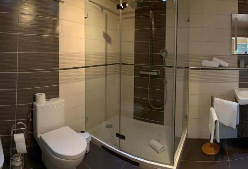 标准间, Zum Weißen Ross