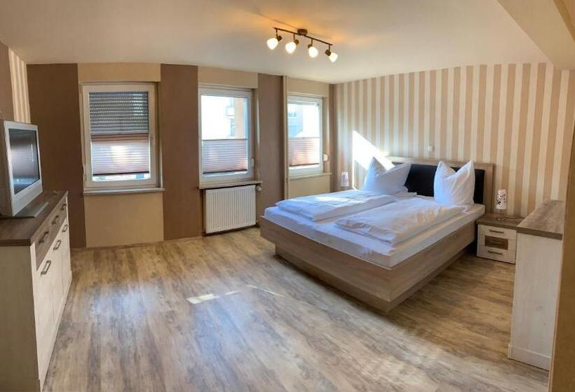 标准间, Zum Weißen Ross