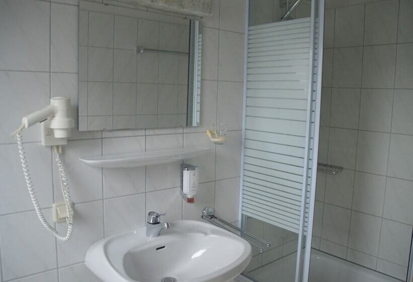 Quarto Estandar Individual, Zum Weserdampfschiff