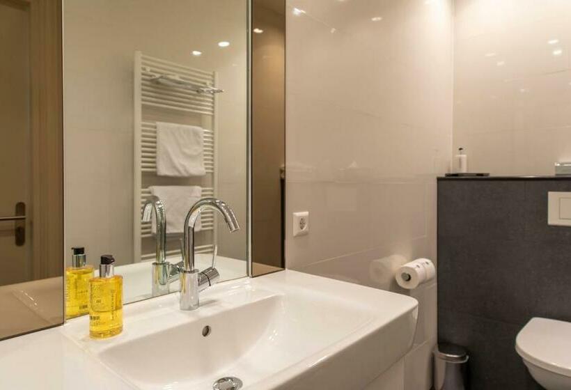 غرفة ديلوكس ثلاثية, La Rosa Amsterdam Beach