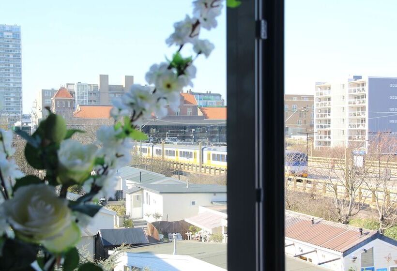 غرفة ديلوكس ثلاثية, La Rosa Amsterdam Beach