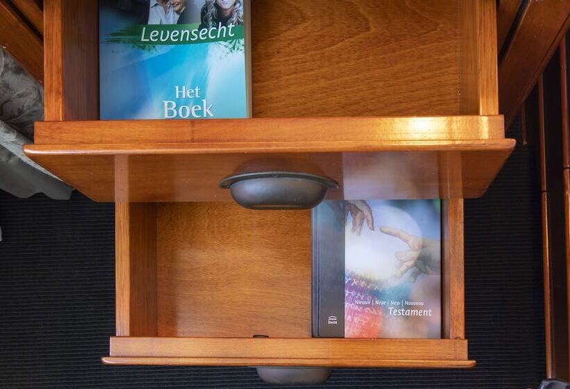 غرفة ديلوكس ثلاثية, La Rosa Amsterdam Beach