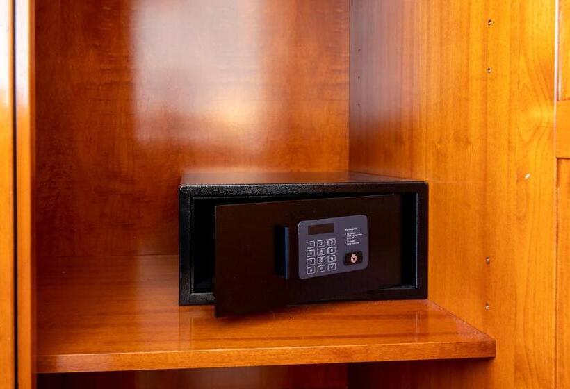 غرفة ديلوكس ثلاثية, La Rosa Amsterdam Beach