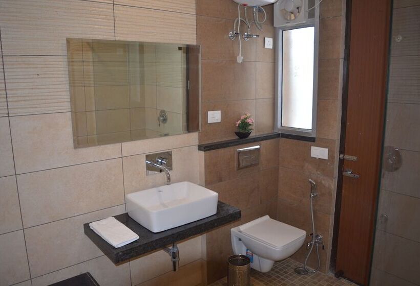 חדר קלאב, The Amer Valley