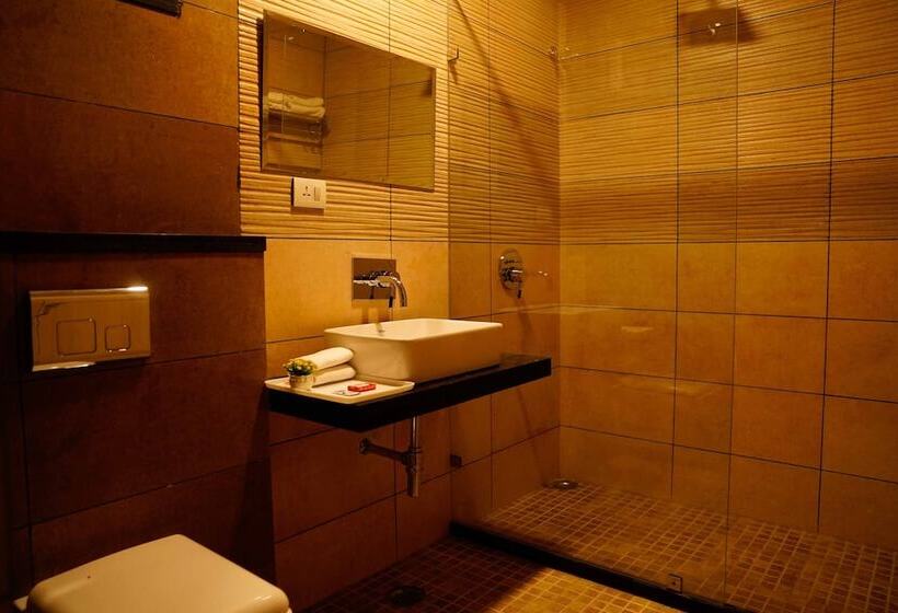 חדר קלאב, The Amer Valley