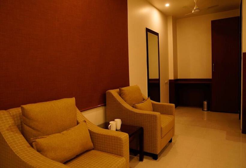 חדר קלאב, The Amer Valley