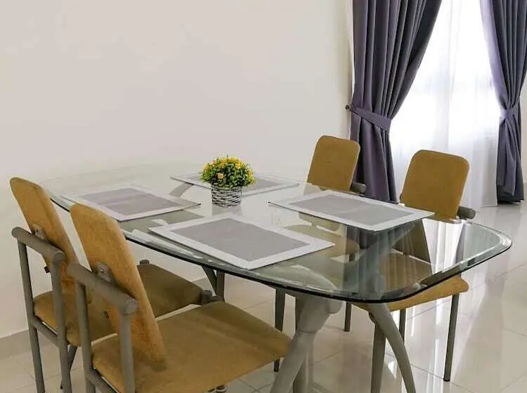 3 Bedroom Suite, Pandora Homestay Ii
