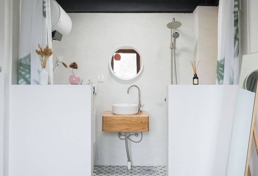 패밀리 스위트, Kun Hao Inn