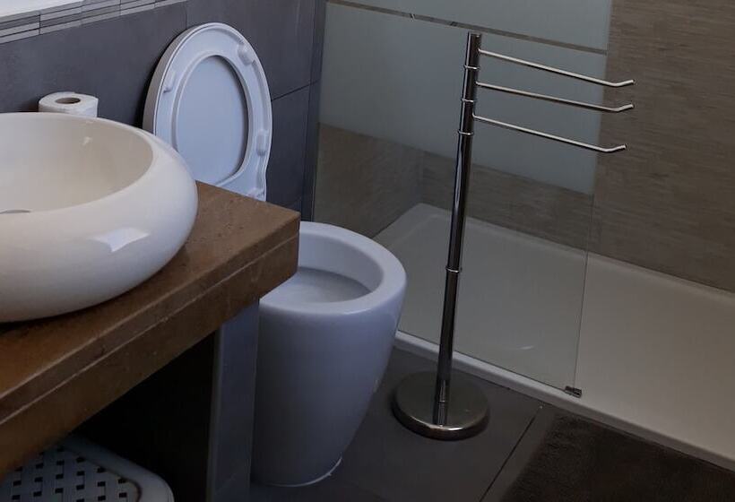 스탠다드 트리플 룸, B&b Del Corso