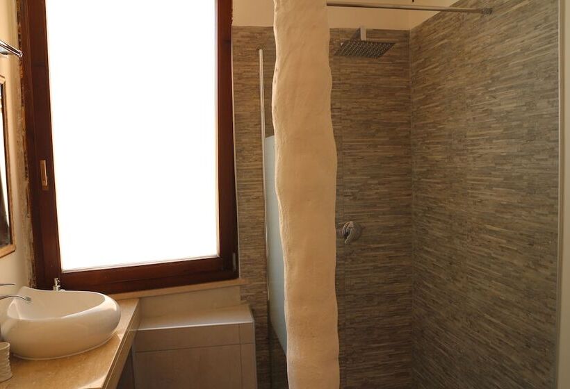 스탠다드 트리플 룸, B&b Del Corso