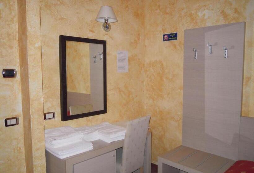اتاق استاندارد سه نفره, B&b Del Corso