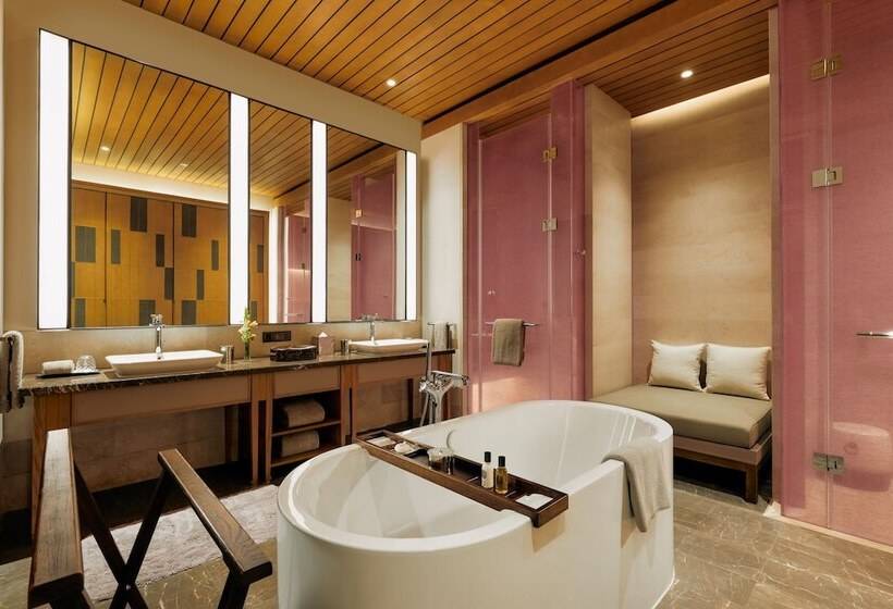 Номер Стандарт 2 Двуспальные Кровати, Capella Tufu Bay, Hainan
