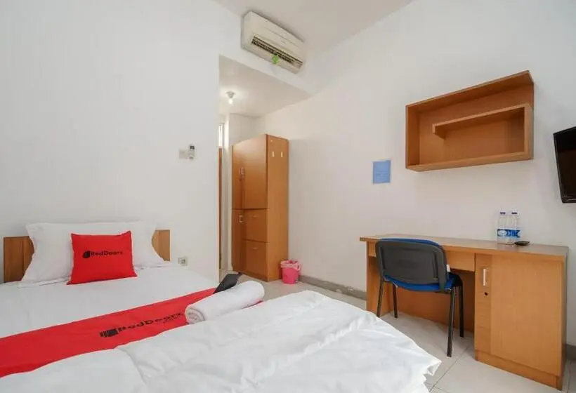 اتاق استاندارد یک نفره, Reddoorz Syariah Plus @ Wisma Bougenville Karawaci