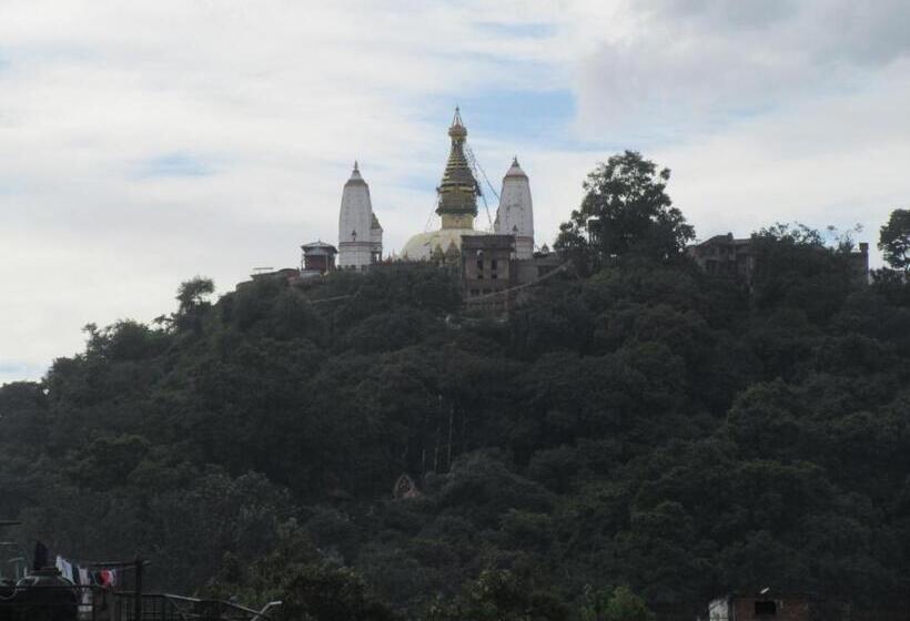 اتاق راحتی سه تخته, Stupa View Inn