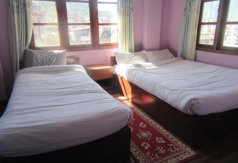 اتاق راحتی سه تخته, Stupa View Inn