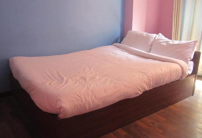 اتاق استاندارد با بالکن, Stupa View Inn