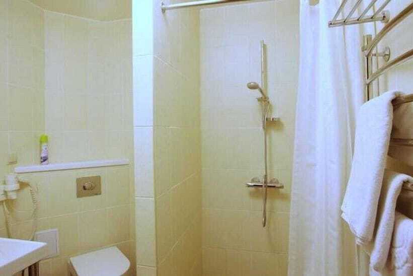 주니어 스위트, The Old Monastery