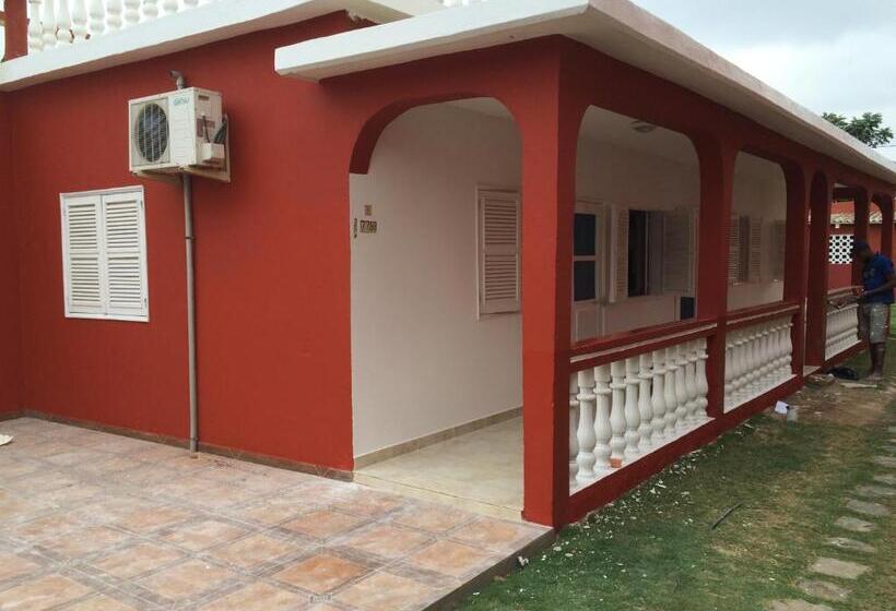 اتاق اکونومی, Vila Marilyn