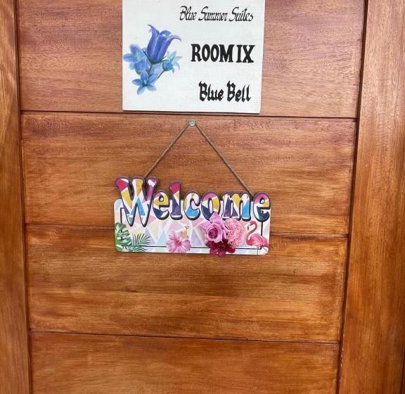 استودیو خانوادگی, Blue Summer Suites