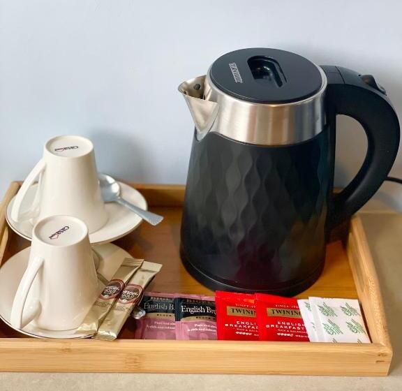 استودیو خانوادگی, Blue Summer Suites