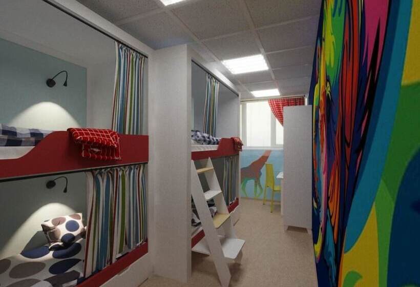 سرير فى غرفة مشتركه, Hostely Rus    Ufa