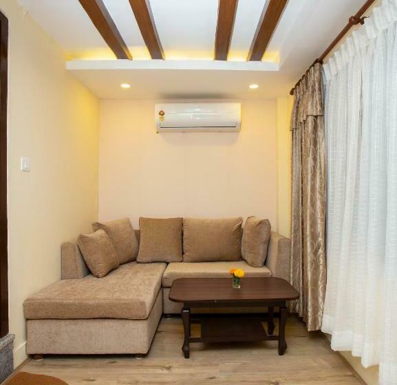 سوییت خانوادگی, Sapana Garden Thamel