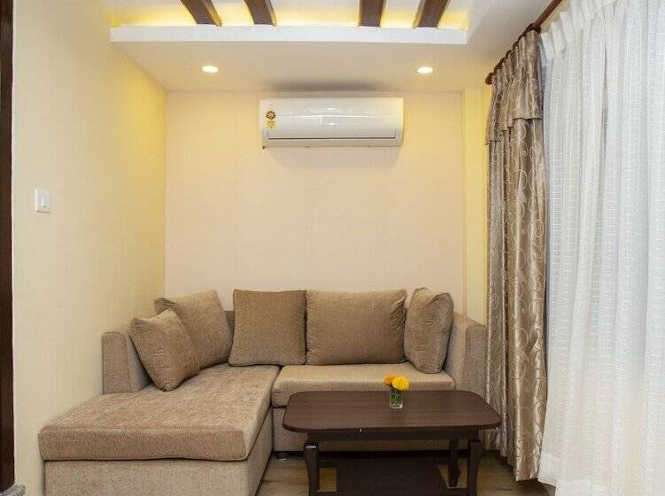 سوییت خانوادگی, Sapana Garden Thamel