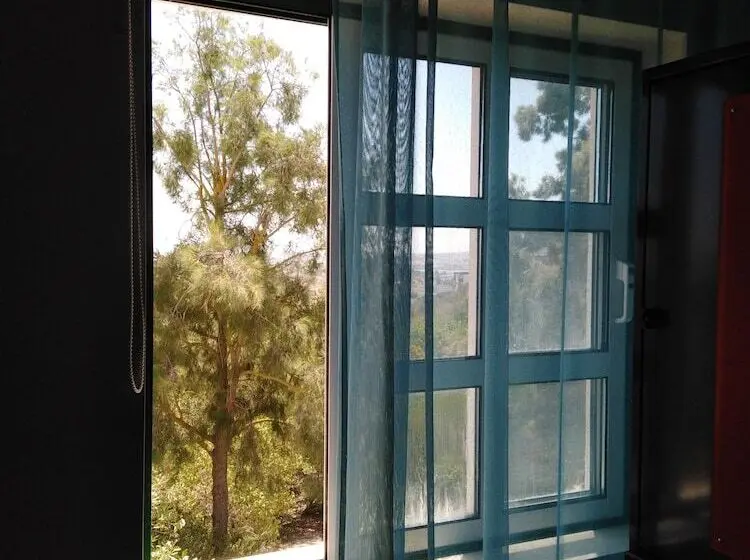 スタンダード4人部屋, Hi Portimao Pousada De Juventude