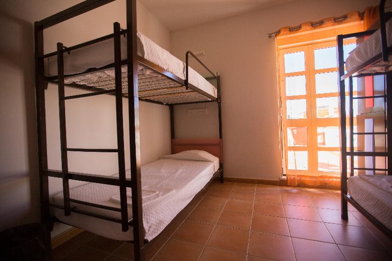 标准四人间共用浴室, Hi Portimao  Pousada De Juventude