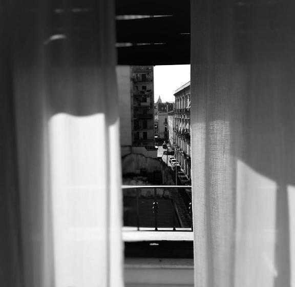 اتاق استاندارد سه نفره, B&b Oriental Palace