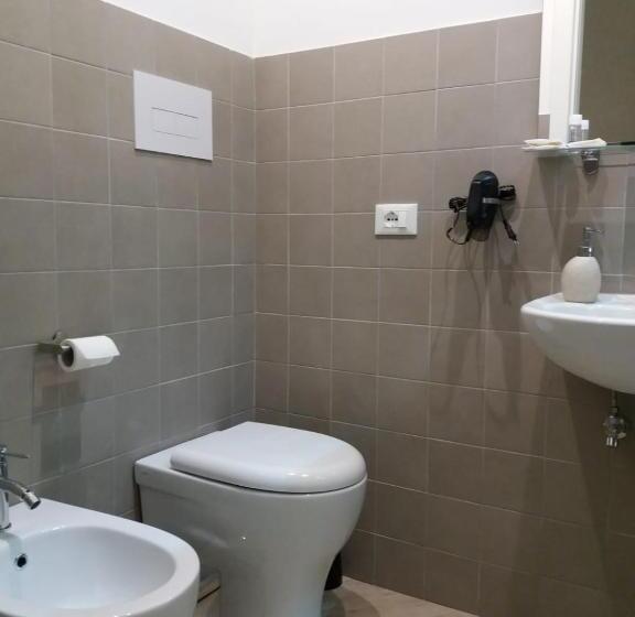 اتاق استاندارد سه نفره, B&b Oriental Palace