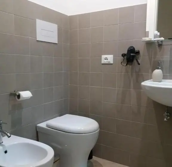 اتاق استاندارد سه نفره, B&b Oriental Palace