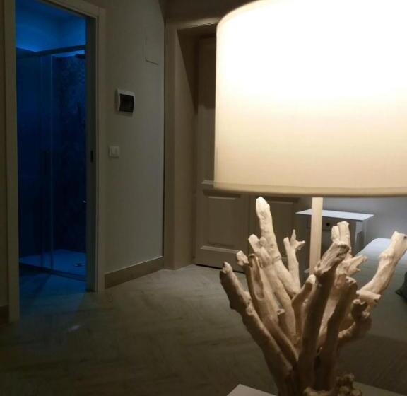 اتاق استاندارد سه نفره, B&b Oriental Palace