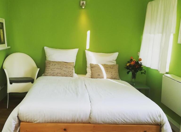 バス共有のスタンダードルーム, Casa Hostel Pirna