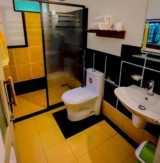 غرفة سوبيريور ثلاثية, Train View Chalet